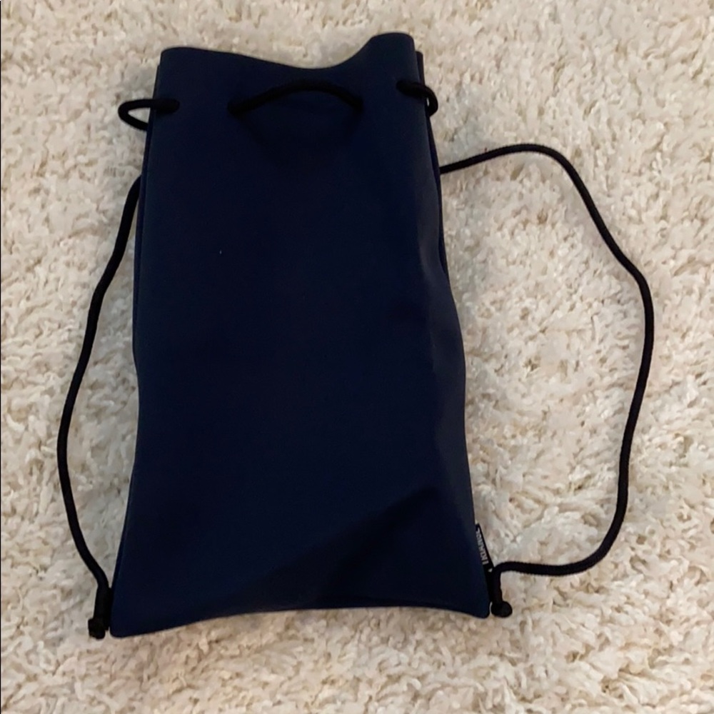 NAVY BEACH BAG FROM TRIANGL